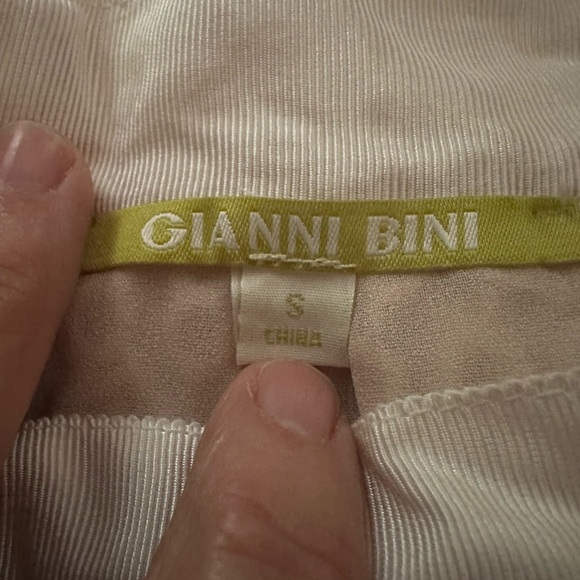 Gianna Bini Elegant Cream Lace Skirt - Picture 4 of 7